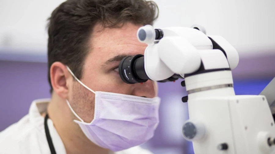 Mikroszkópos gyökérkezelés